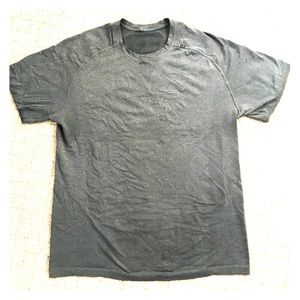❌❌SOLD❌❌Men’s Lululemon Vent Tech shirt